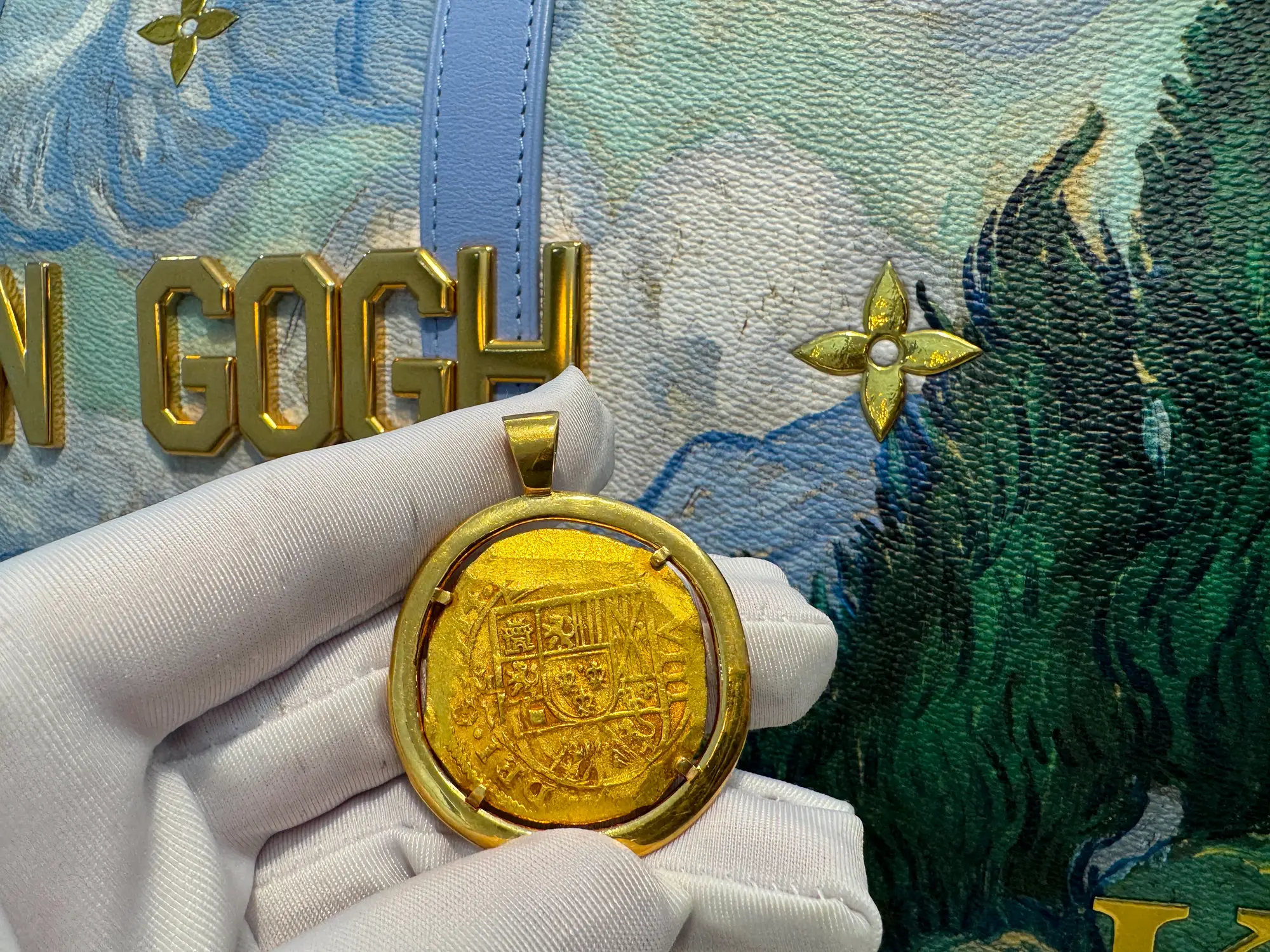 Mexico 8 Escudos 1714 "Philip V" Pendant 18