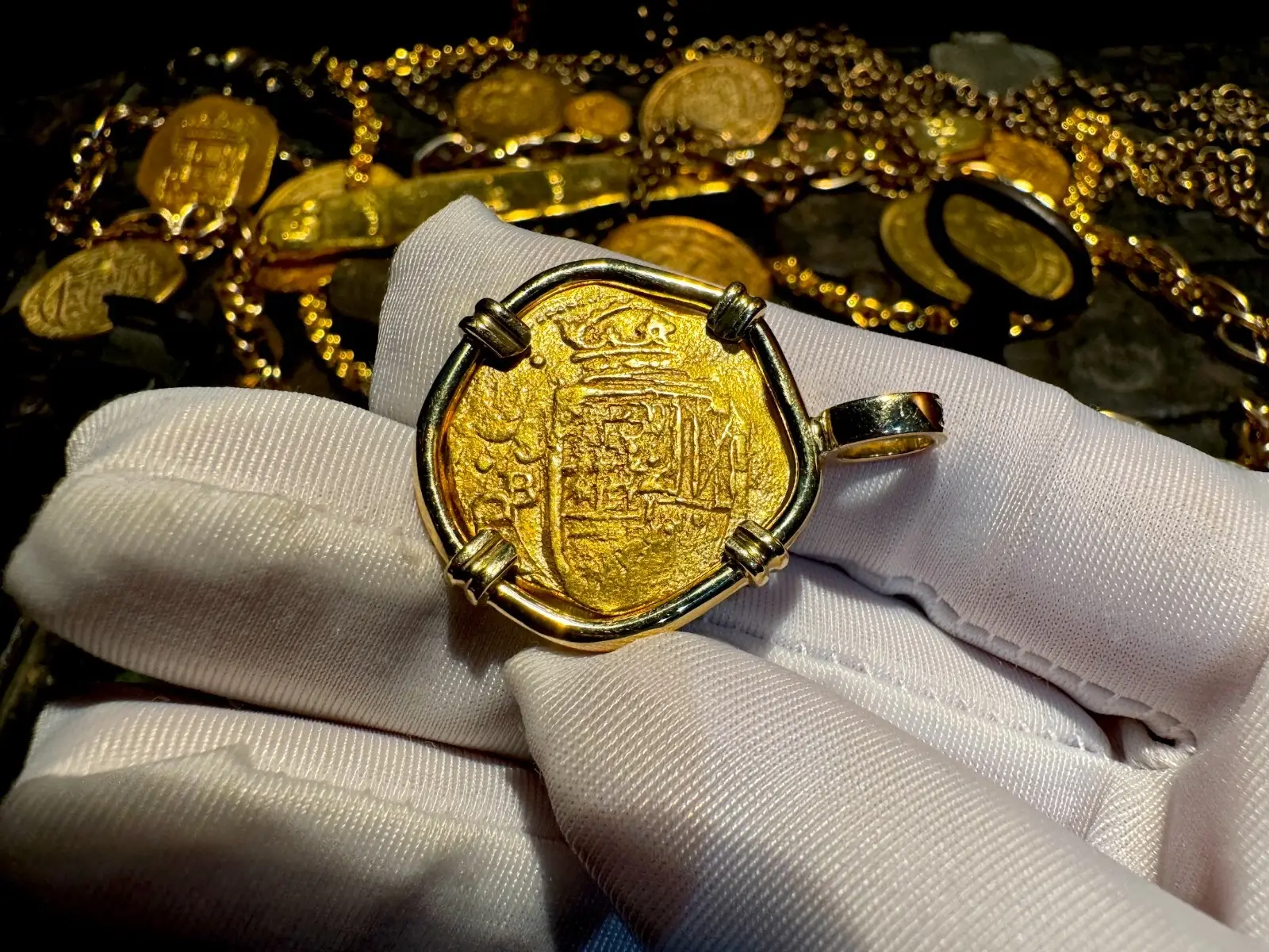 SPAIN 2 Escudos 1556-98 Pendant w/ Diamonds 2