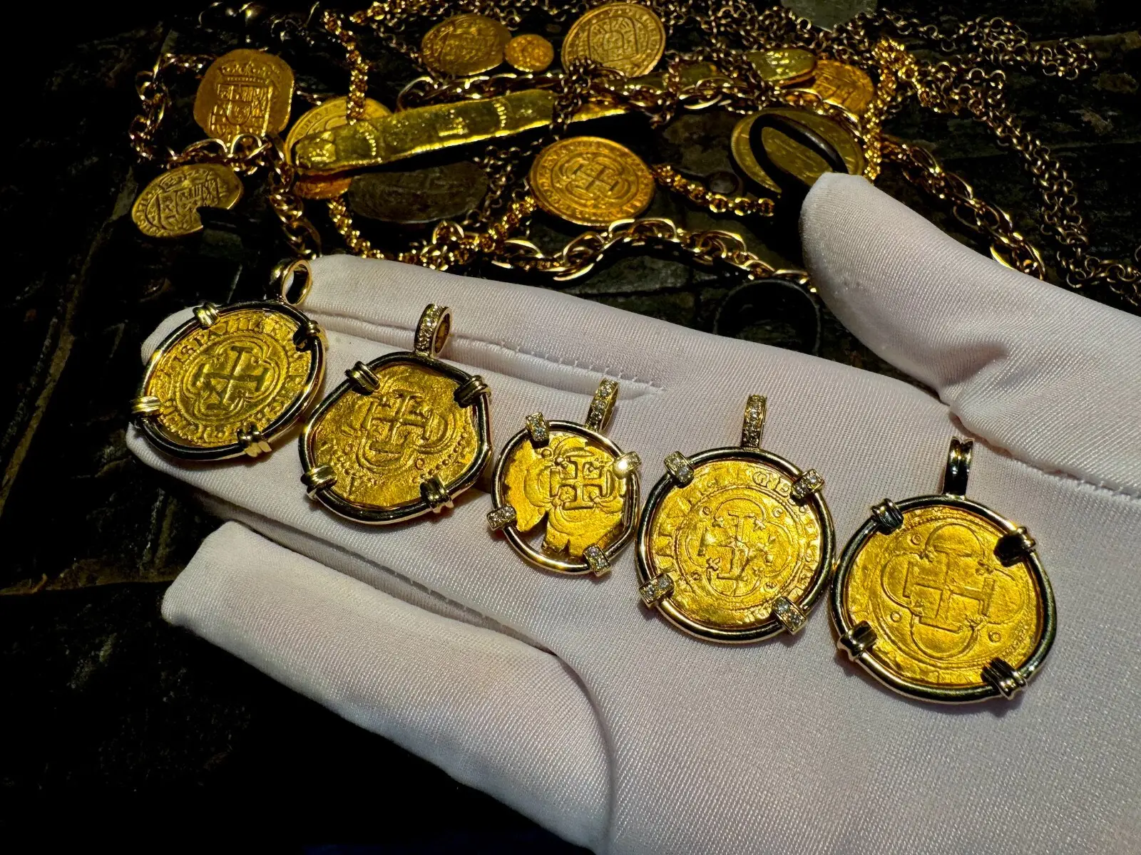 SPAIN 2 Escudos 1556-98 Pendant w/ Diamonds 23