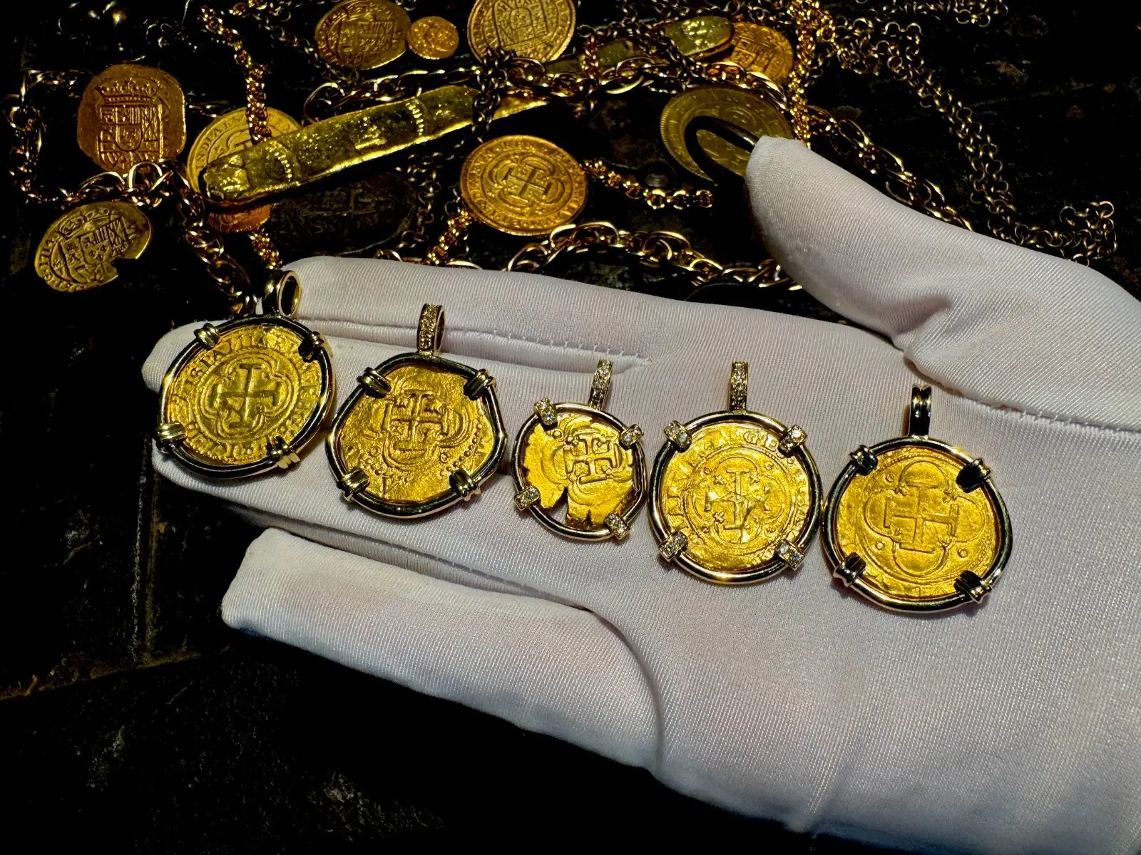 SPAIN 2 Escudos 1556-98 Pendant w/ Diamonds 22