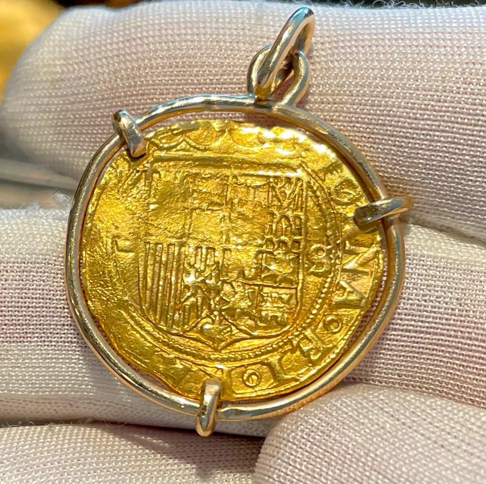 Spain 1 Escudo 1516-56 "Joanna" Pendant Neckalce