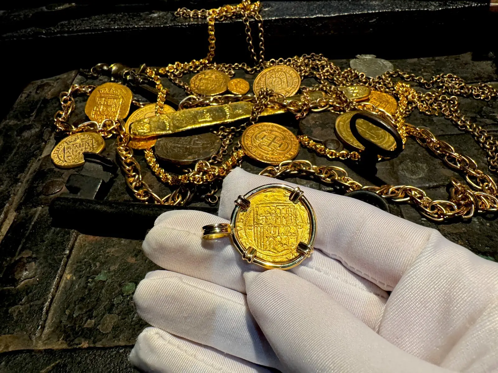 Spain 1 Escudo 1516-56 "Charles & Joanna" Pendant Necklace 5