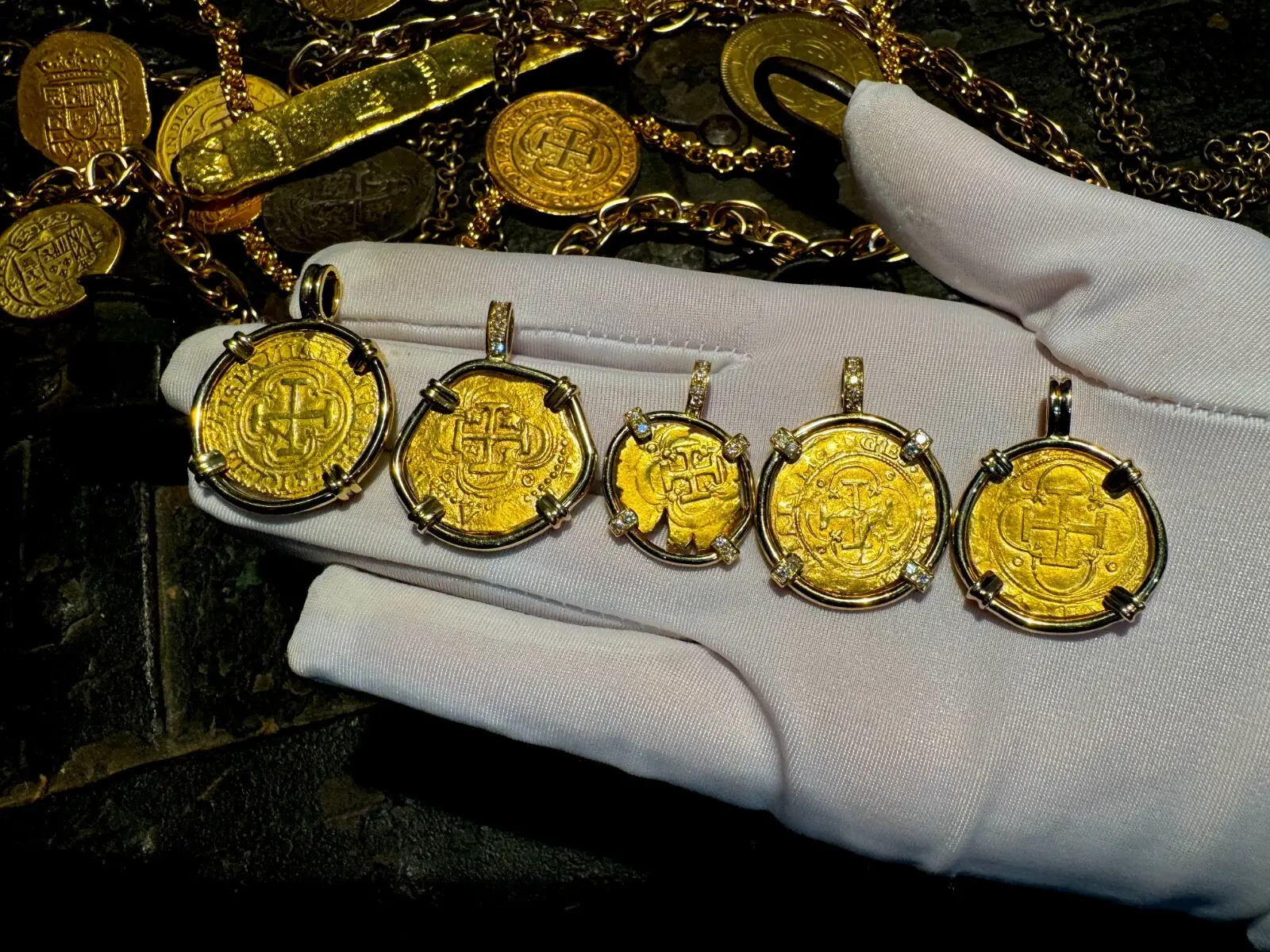 Spain 1 Escudo 1516-56 "Charles & Joanna" Pendant Necklace 15