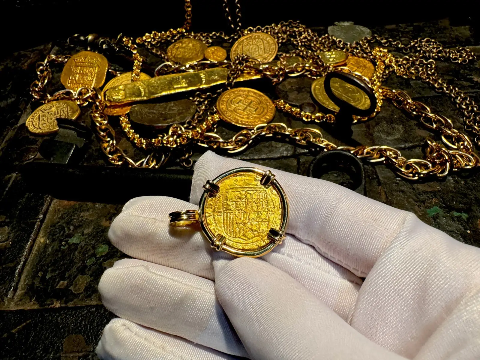 Spain 1 Escudo 1516-56 "Charles & Joanna" Pendant Necklace 14