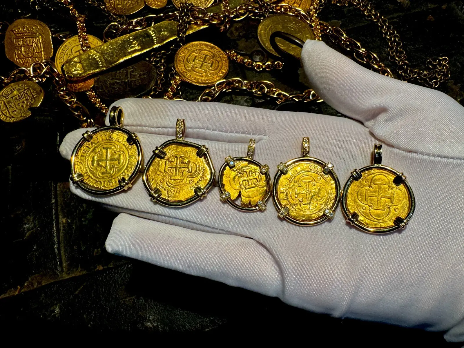 Spain 1 Escudo 1516-56 "Charles & Joanna" Pendant Necklace 9