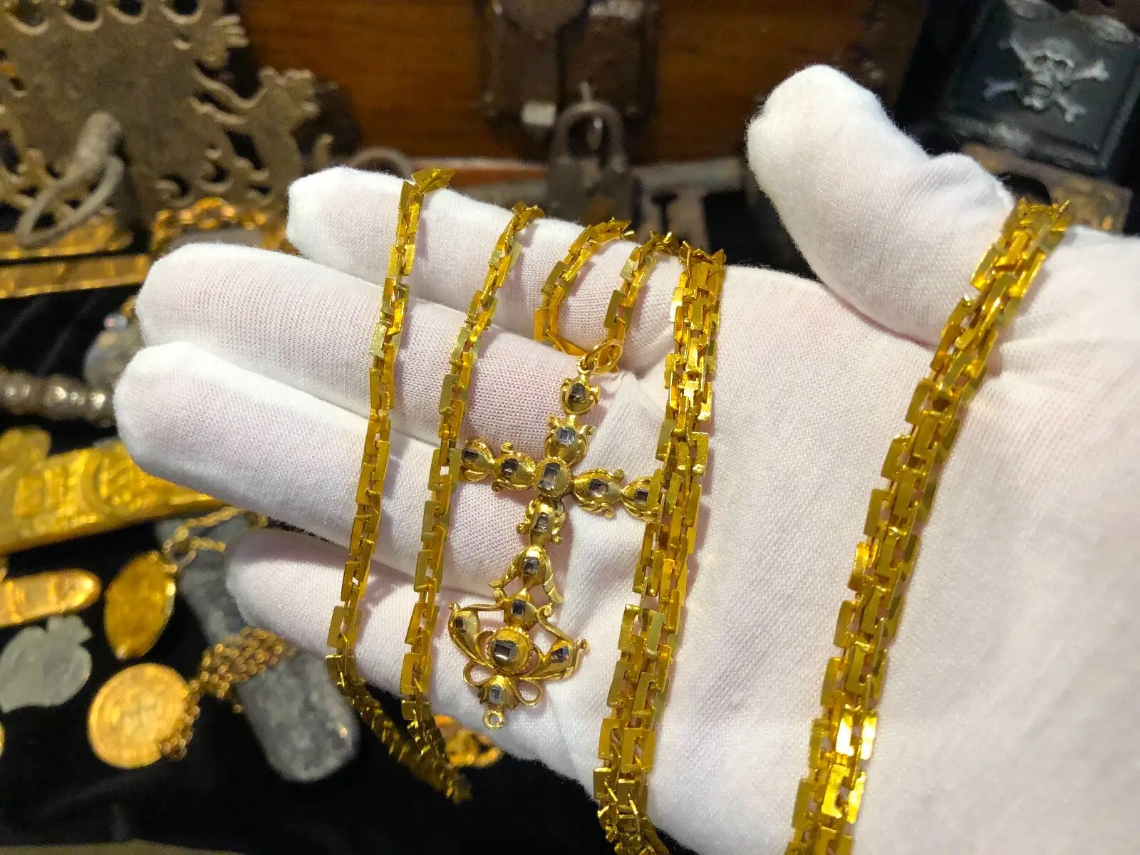 Mexico 1 Escudo 1712-5 "1715 Fleet Shipwreck" NGC 65  10