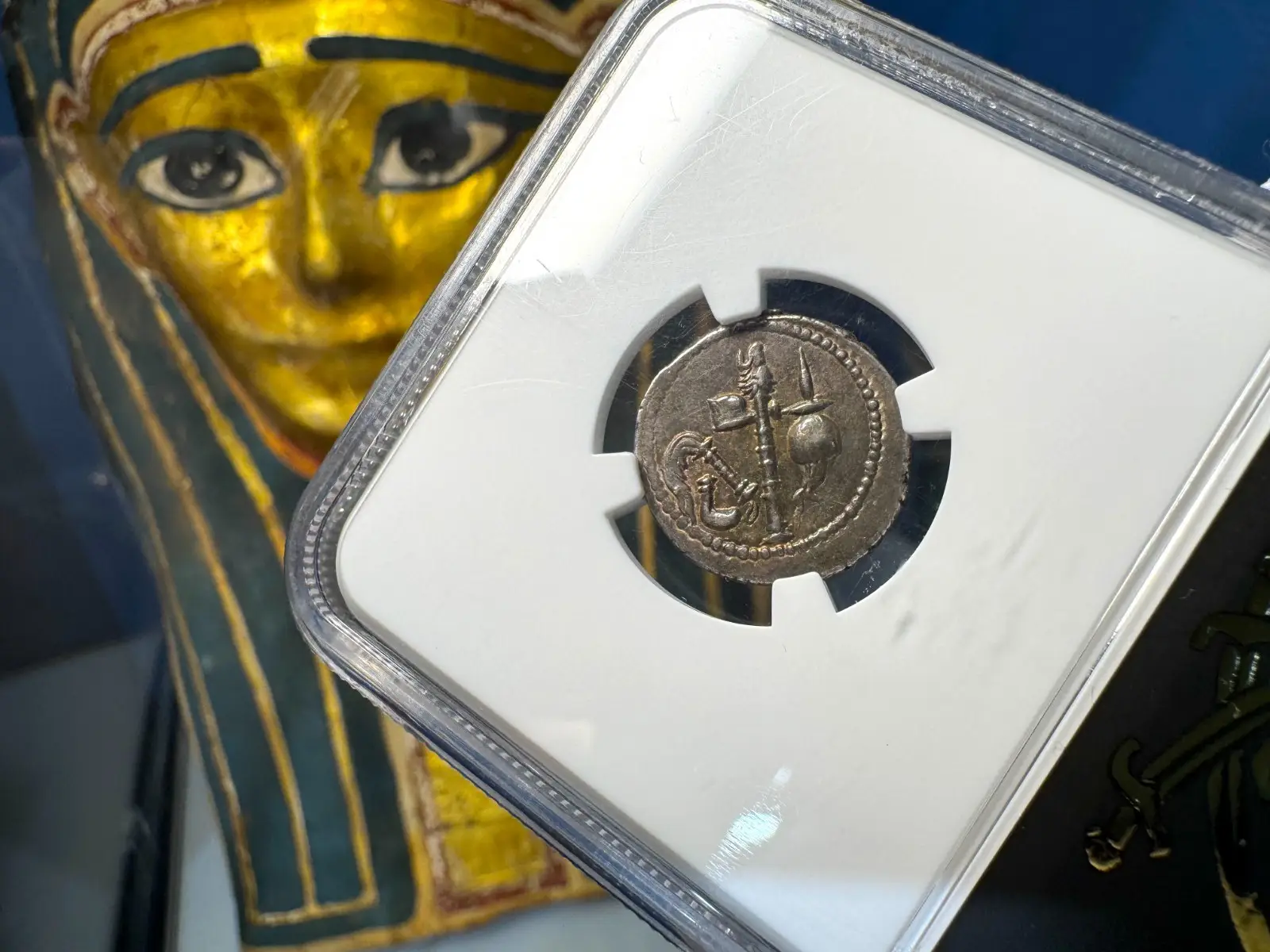 Roman Imperatorial "Julius Caesar - Elephant" NGC Ch XF★ 5X5 7