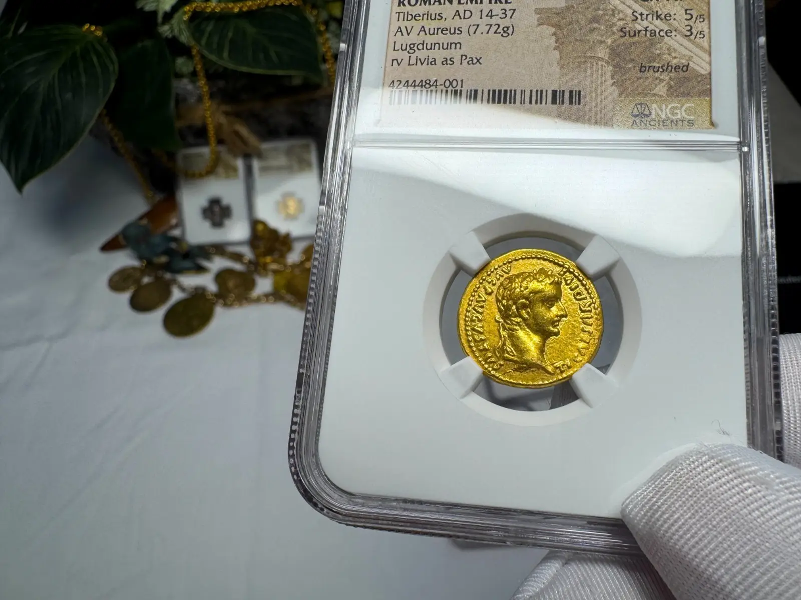 Roman Empire "Tiberius- 3rd of 12 Caesars" 14AD Aureus CH XF #484-001 8