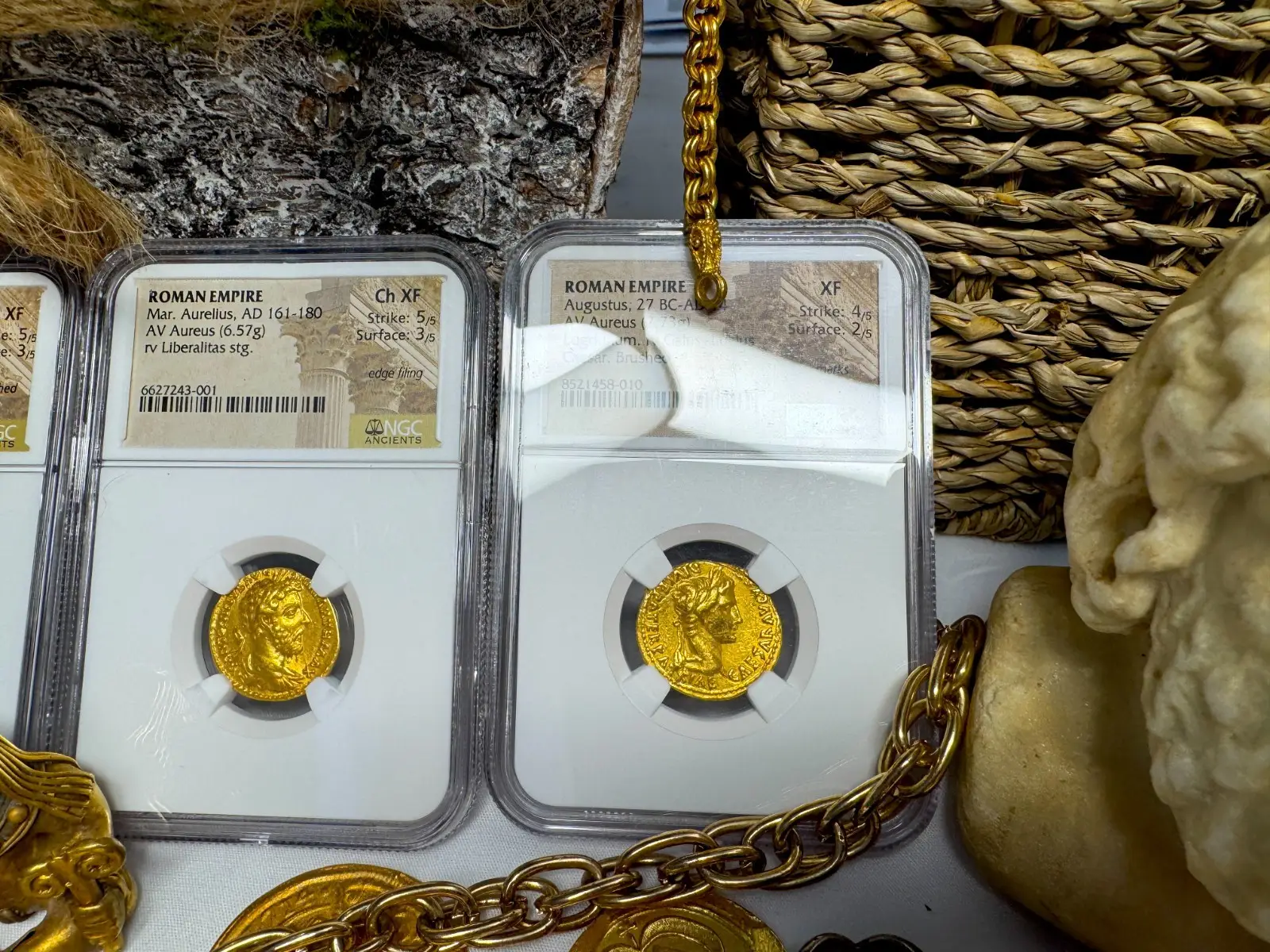 Roman Empire "Augustus 2nd of 12 Caesars" 27BC Aureus NGC XF #458-010 24