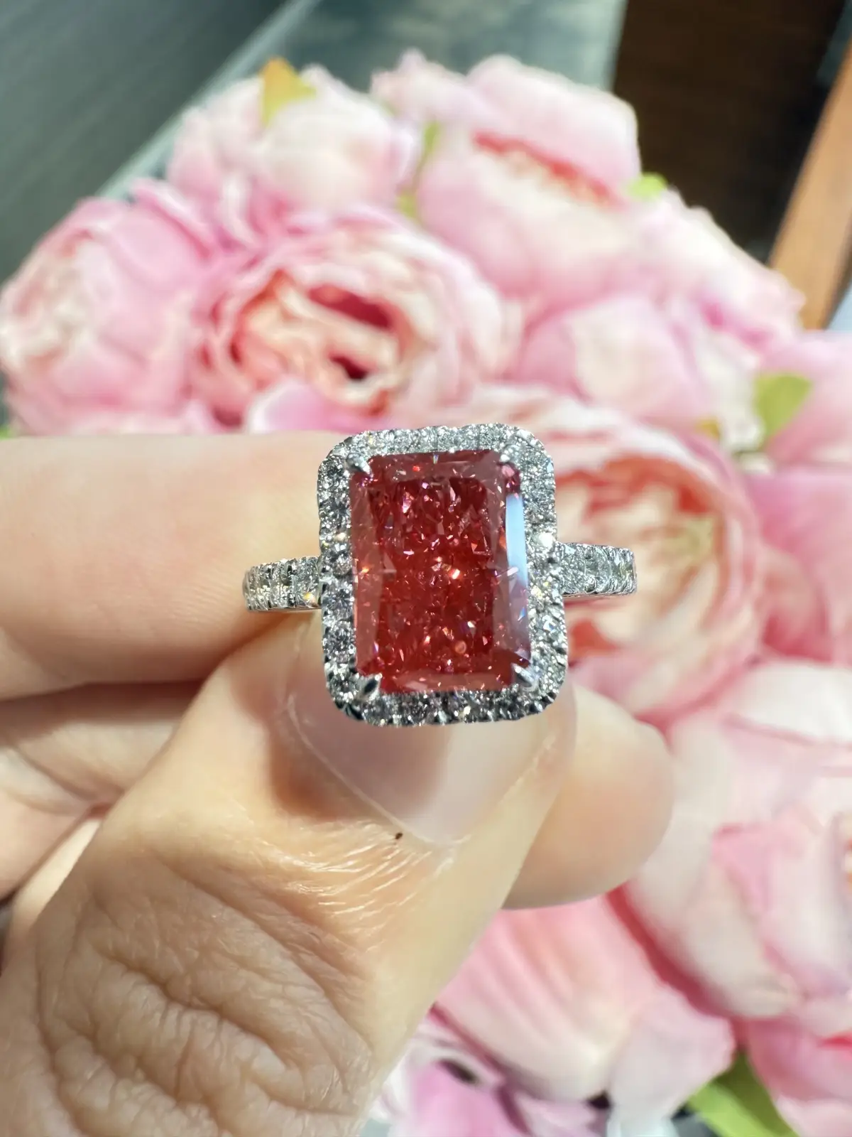 2.38ct Fancy Vivid Pink Diamond Ring VS2 Clarity Certified IGI 14kt 2