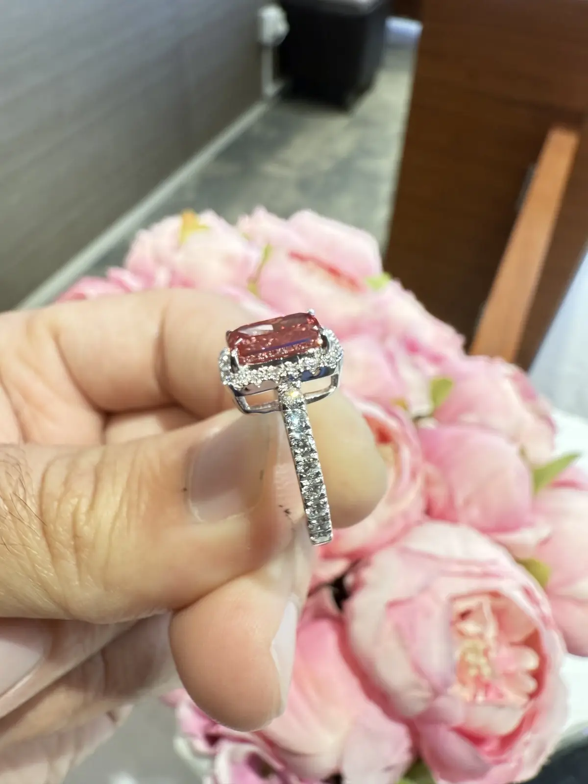 2.38ct Fancy Vivid Pink Diamond Ring VS2 Clarity Certified IGI 14kt 18