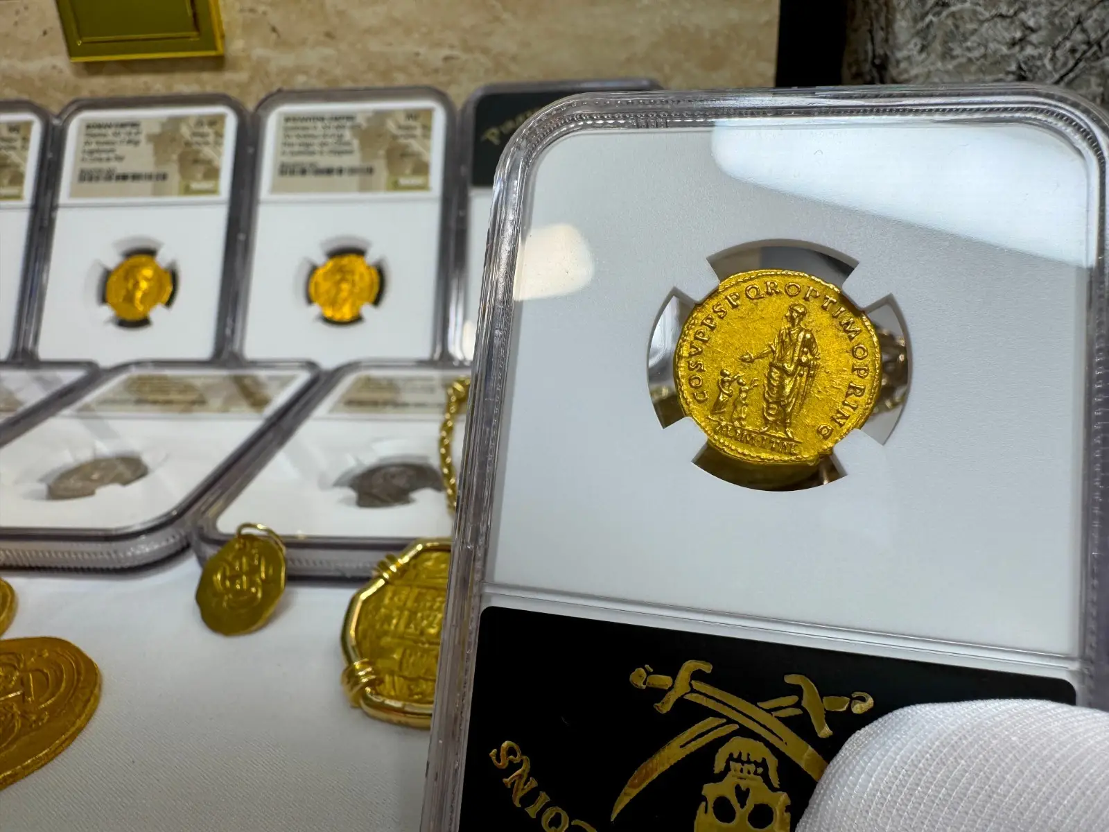  Roman Empire "Trajan- 2nd of 5 Good Emperors" 98AD Aureus NGC AU Gorgeous!  6