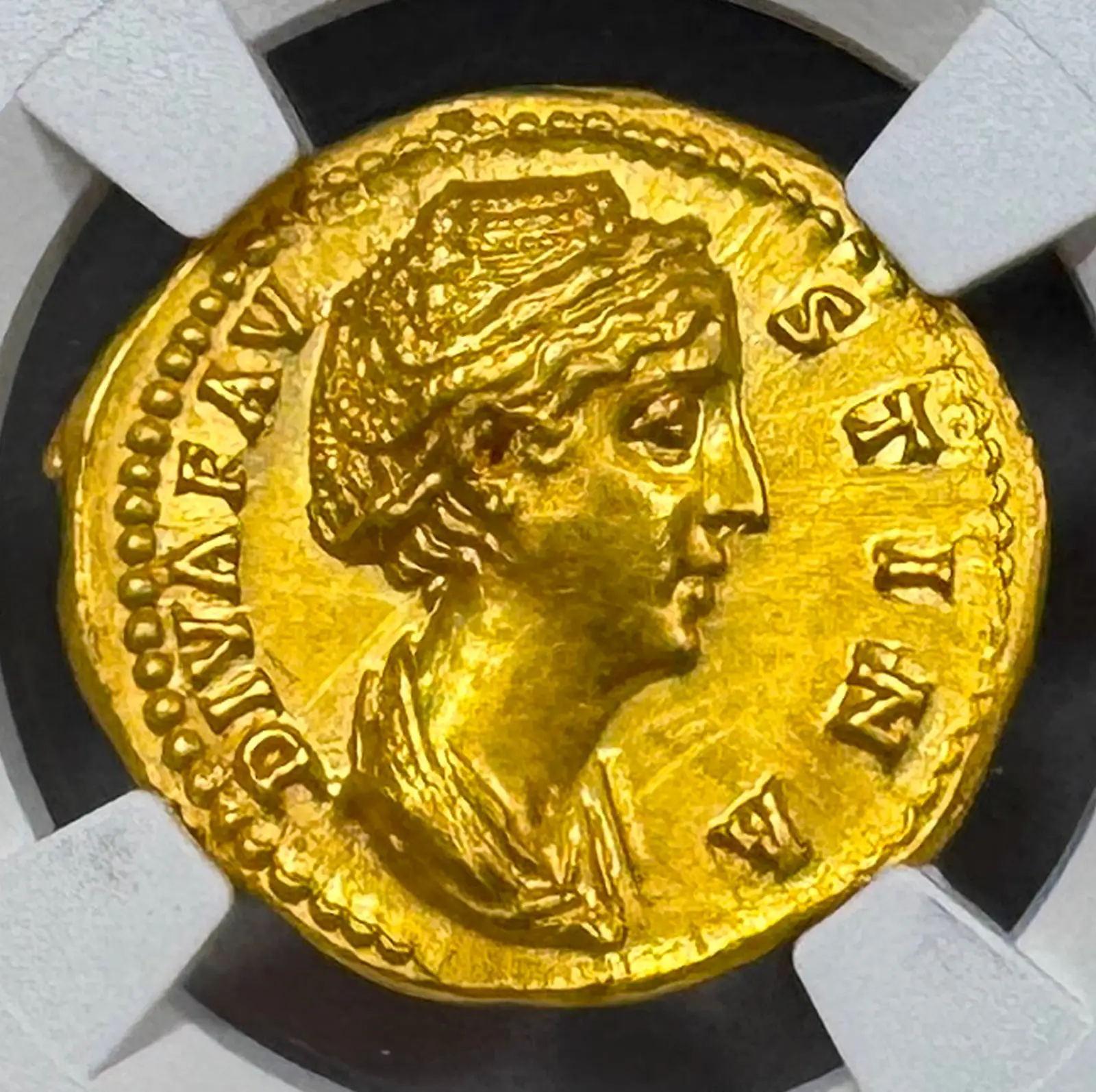 Roman Empire "Faustina Sr" 138AD Aureus NGC CH AU *Wife of Pius* #313-005