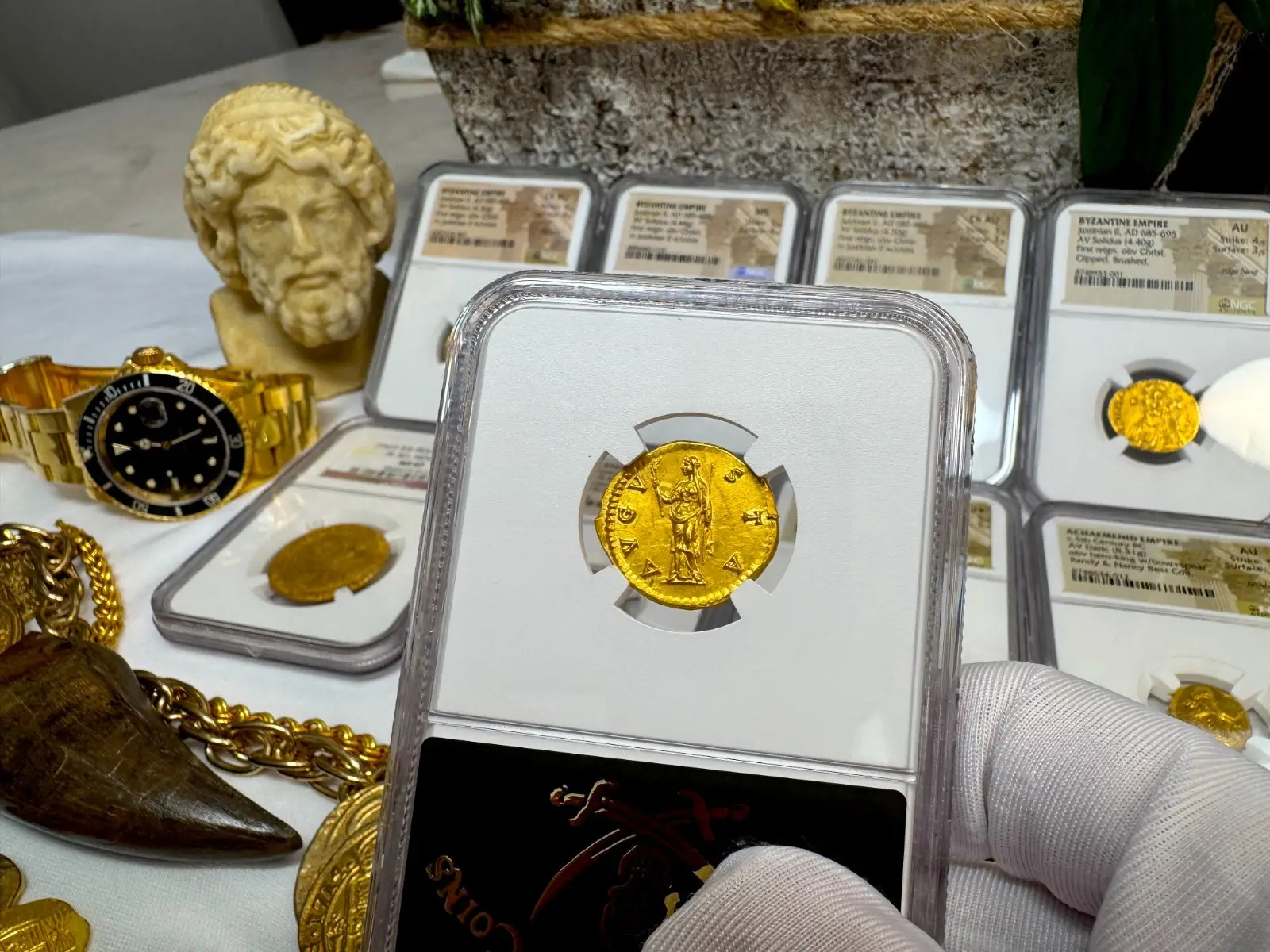 Roman Empire "Faustina Sr" 138AD Aureus NGC CH AU *Wife of Pius* #313-005 18