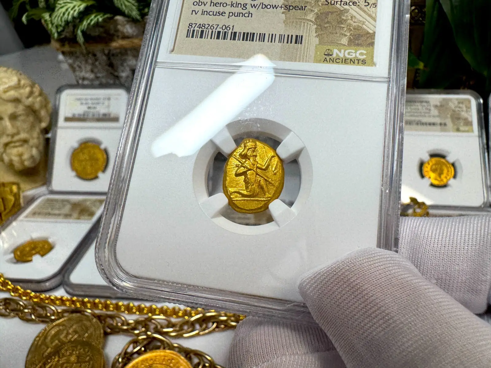 Achaemenid Empire 5th Century BC "Hero-King" Daric NGC Ch AU ★ 12