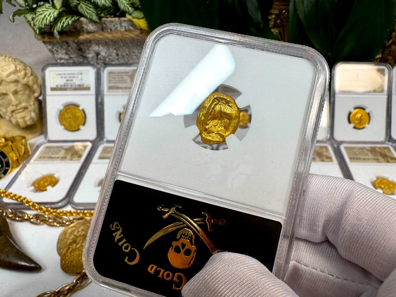 Achaemenid Empire 5th Century BC "Hero-King" Daric NGC Ch AU ★ 15