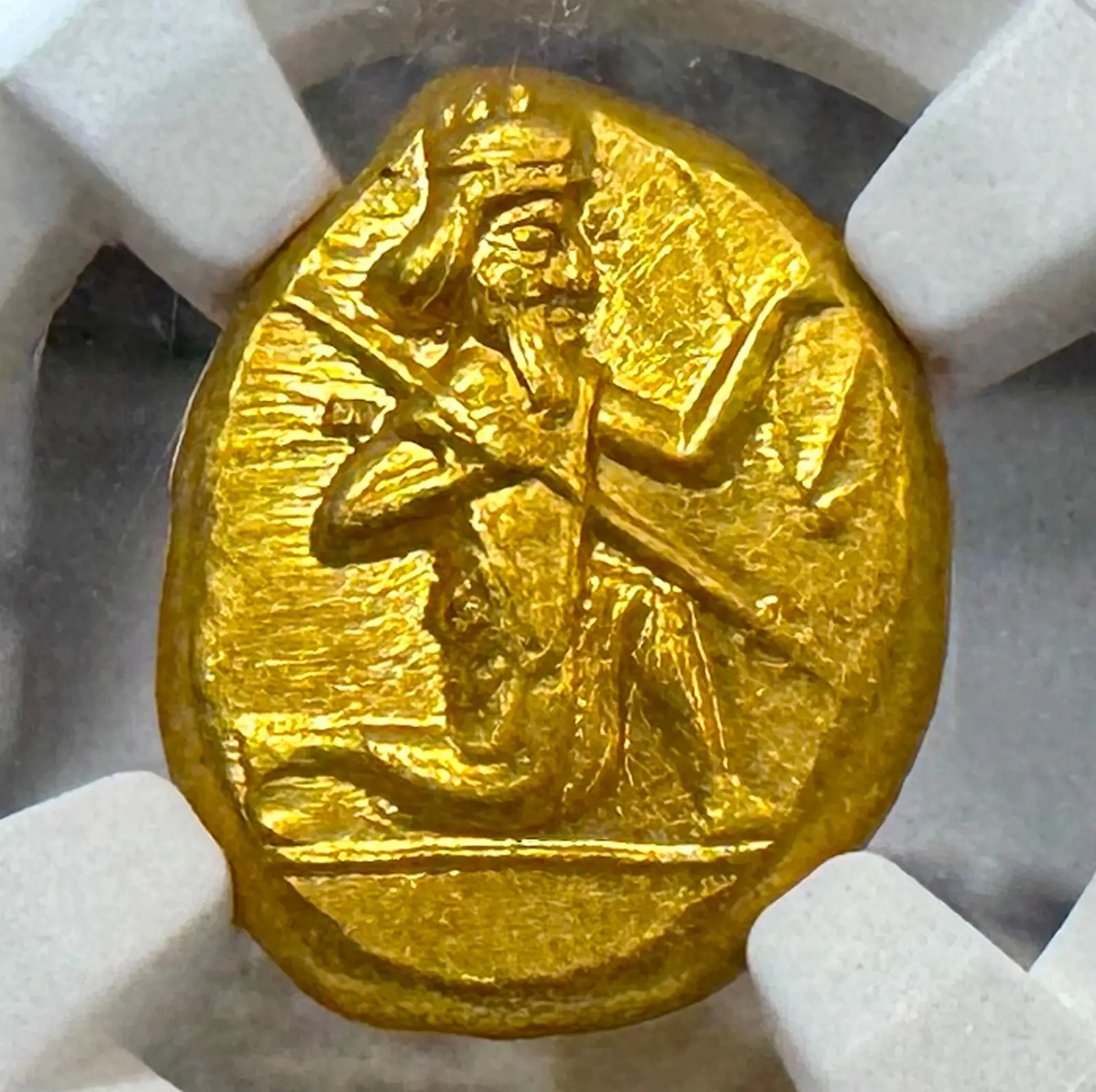 Achaemenid Empire 5th Century BC "Hero-King" Daric NGC Ch AU ★ 4