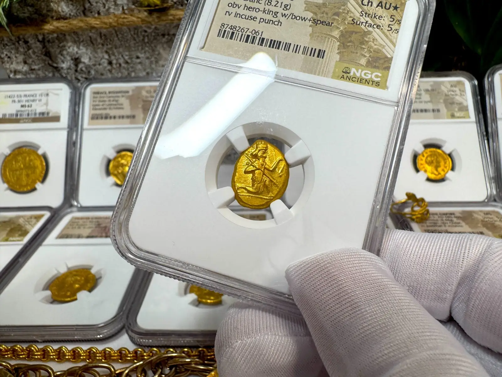 Achaemenid Empire 5th Century BC "Hero-King" Daric NGC Ch AU ★ 8