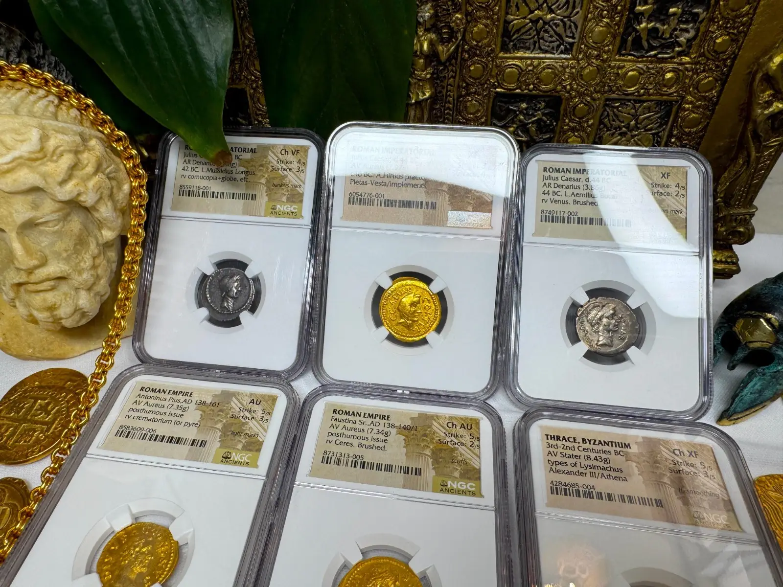 Roman Imperatorial "Julius Caesar 1st of 12 Caesars" 44BC Aureus NGC XF #776-001 21