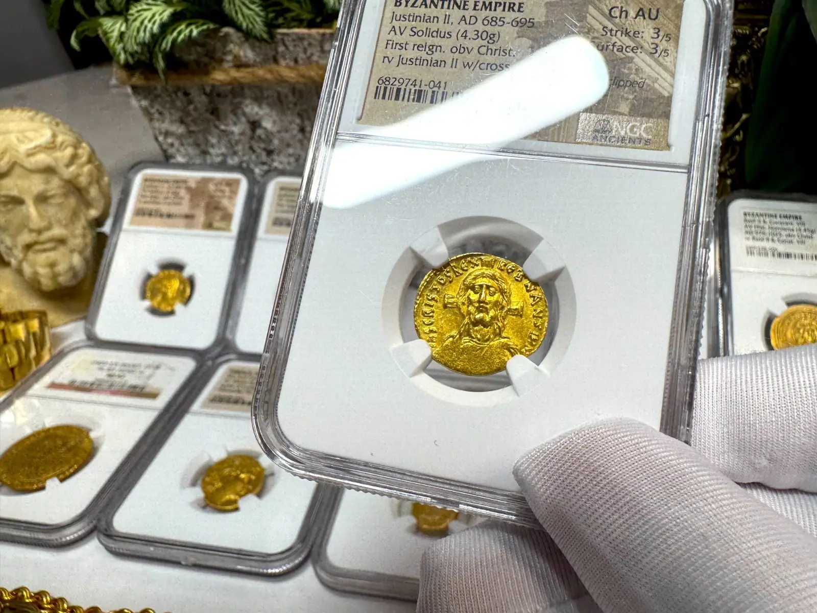 Byzantine Empire "JESUS CHRIST" Justinian II First Reign NGC CH AU #741-041 2