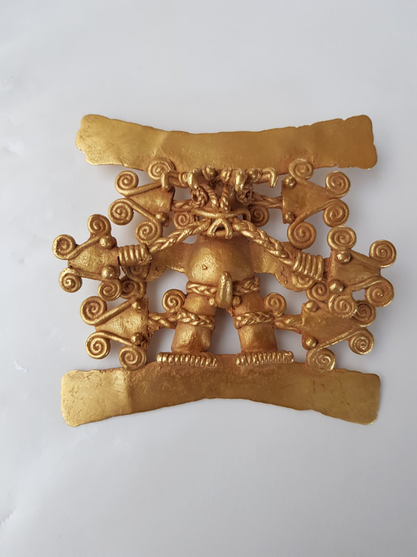 Diquis Gold Pendant Depicting a Anthropomorphic Shaman Surrounded by Serpent Heads 12