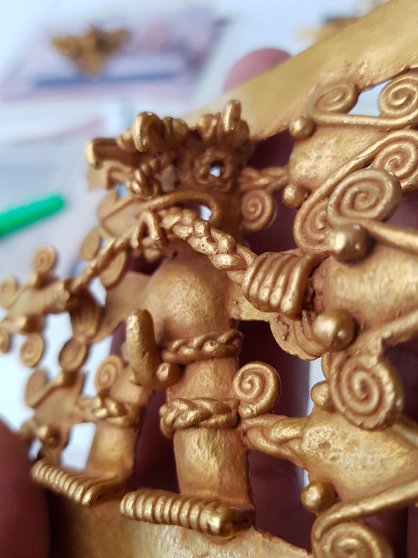 Diquis Gold Pendant Depicting a Anthropomorphic Shaman Surrounded by Serpent Heads 7