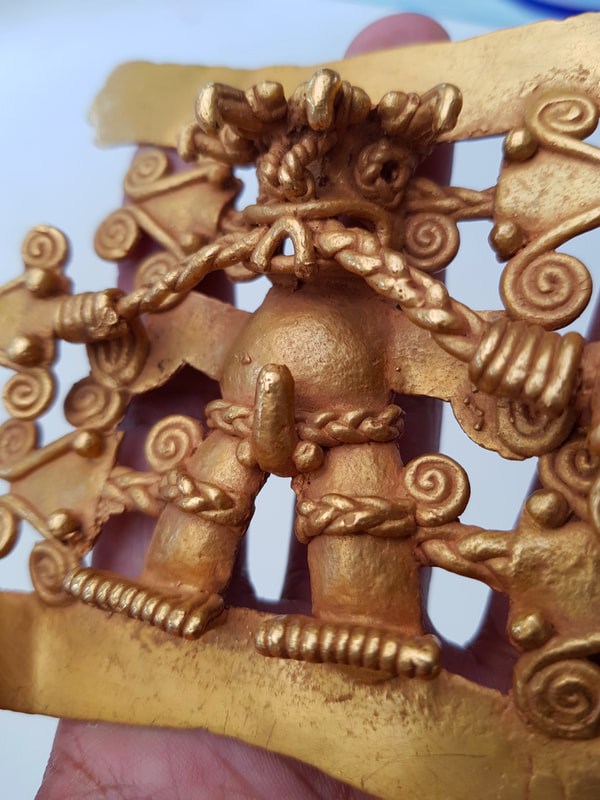 Diquis Gold Pendant Depicting a Anthropomorphic Shaman Surrounded by Serpent Heads 6