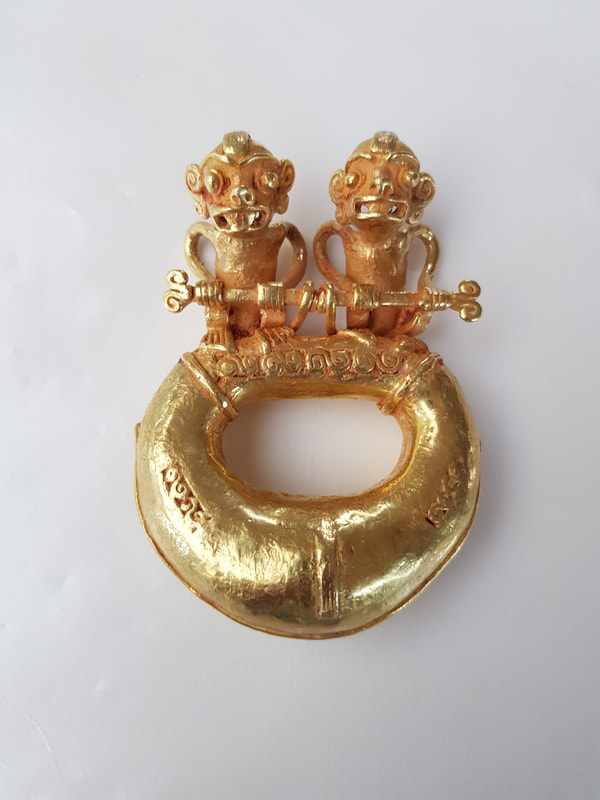 Diquis Gold Pendant Depicting Double-Monkey Figures On Top of a Ring 8