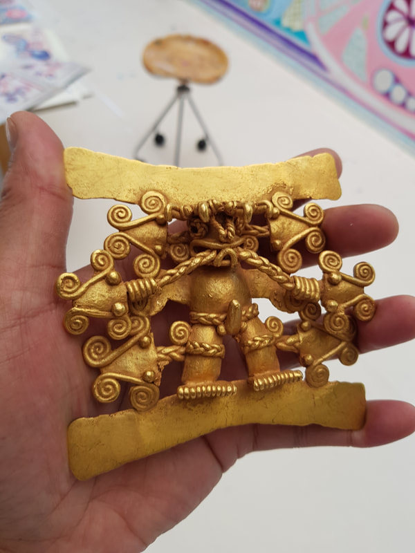 Diquis Gold Pendant Depicting a Anthropomorphic Shaman Surrounded by Serpent Heads 5