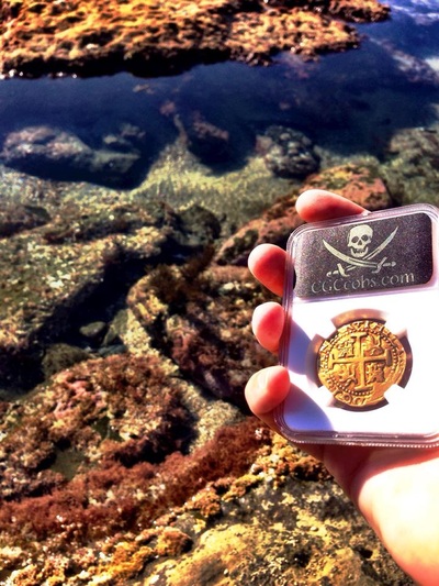 Peru 8 Escudos 1705 NGC 30 36