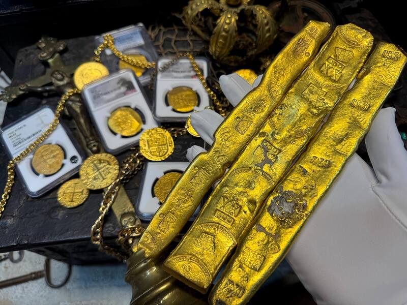 Peru 8 Escudos 1698 "1715 Fleet Shipwreck" NGC 58 62