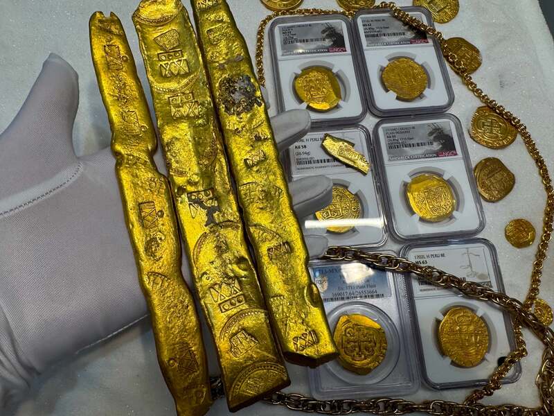 Peru 8 Escudos 1698 "1715 Fleet Shipwreck" NGC 58 67