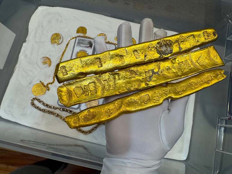 Peru 8 Escudos 1712 "1715 Fleet Shipwreck" NGC 62 67