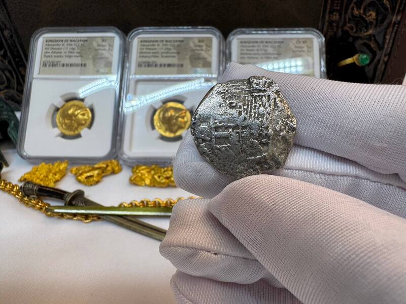 Bolivia 2 Reales "Atocha 1622 Shipwreck" Chest #1825 12