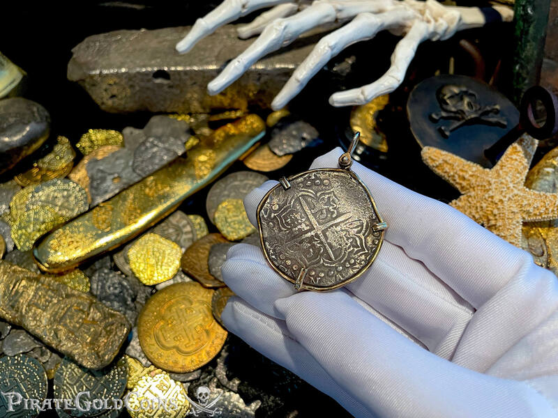 Bolivia 8 Reales 162x "Atocha 1622 Shipwreck" Pendant