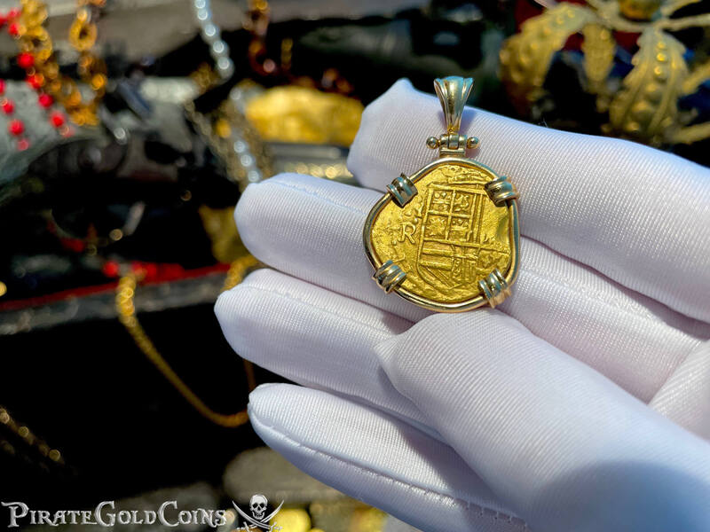 Colombia 2 Escudos 1621-1665 "Philip IV" 18kt Bezel 16