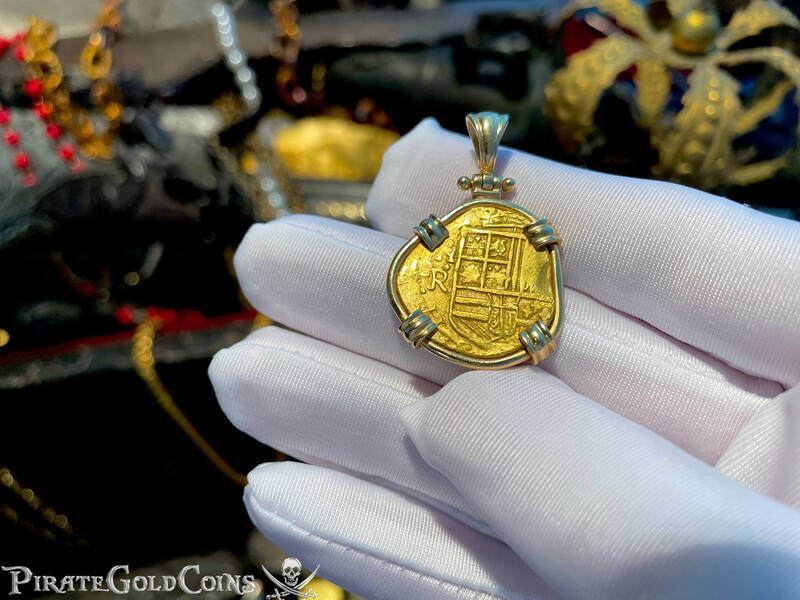 Colombia 2 Escudos 1621-1665 "Philip IV" 18kt Bezel 17