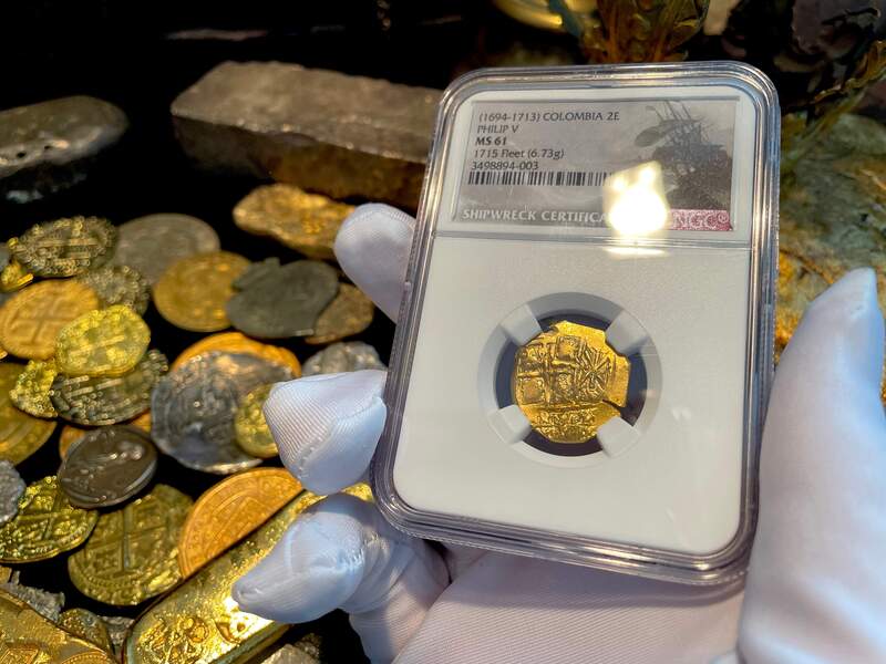 Colombia 2 Escudos 1694-1713 "1715 Fleet Shipwreck" NGC 61 3