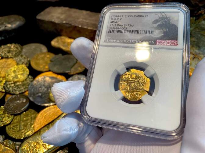 1694-1715 | Colombia 2 Escudos | Pirate Gold Coins 10