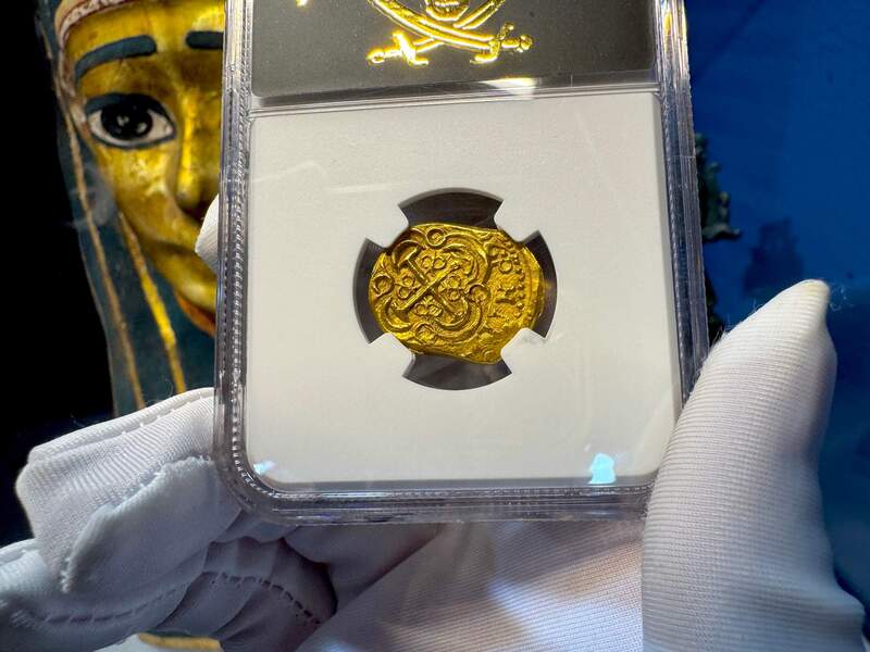 Colombia 2 Escudos 1700-14 "Charles III & Philip V" NGC 64 14