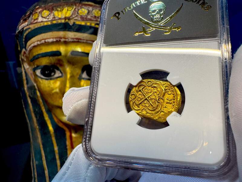 Colombia 2 Escudos 1700-14 "Charles III & Philip V" NGC 64 15