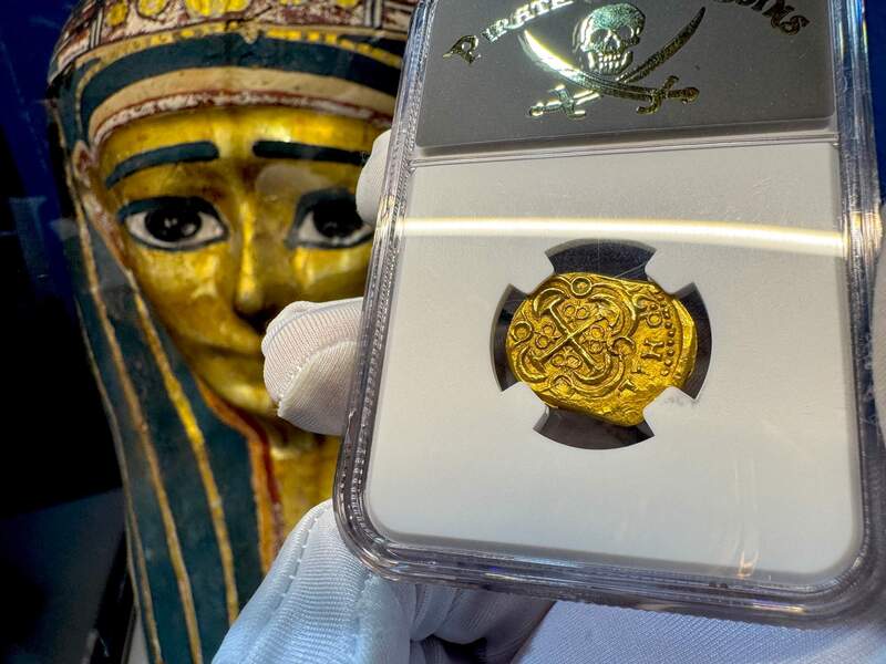 Colombia 2 Escudos 1700-14 "Charles III & Philip V" NGC 64 16