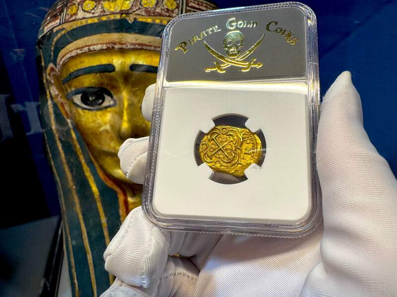 Colombia 2 Escudos 1700-14 "Charles III & Philip V" NGC 64 23