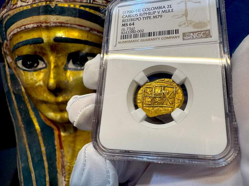 Colombia 2 Escudos 1700-14 "Charles III & Philip V" NGC 64 10