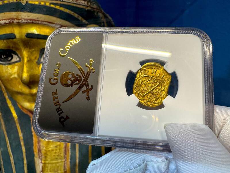 Colombia 2 Escudos 1700-14 "Charles III & Philip V" NGC 64 9