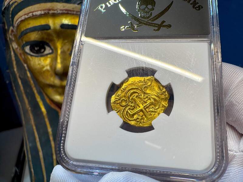 Colombia 2 Escudos 1700 "1715 Fleet Shipwreck" NGC 63