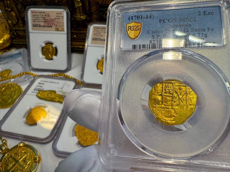 Colombia 2 Escudos 1701-14 PCGS 62 13