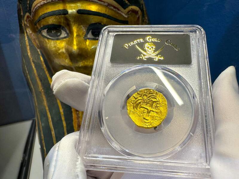 Colombia 2 Escudos 1701-14 PCGS 62 3