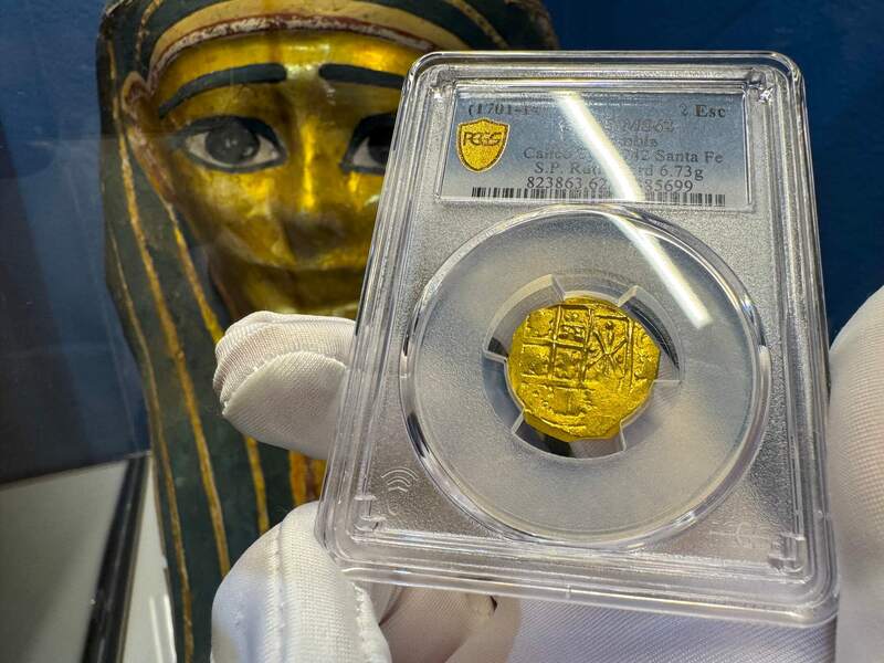 Colombia 2 Escudos 1701-14 PCGS 62 5