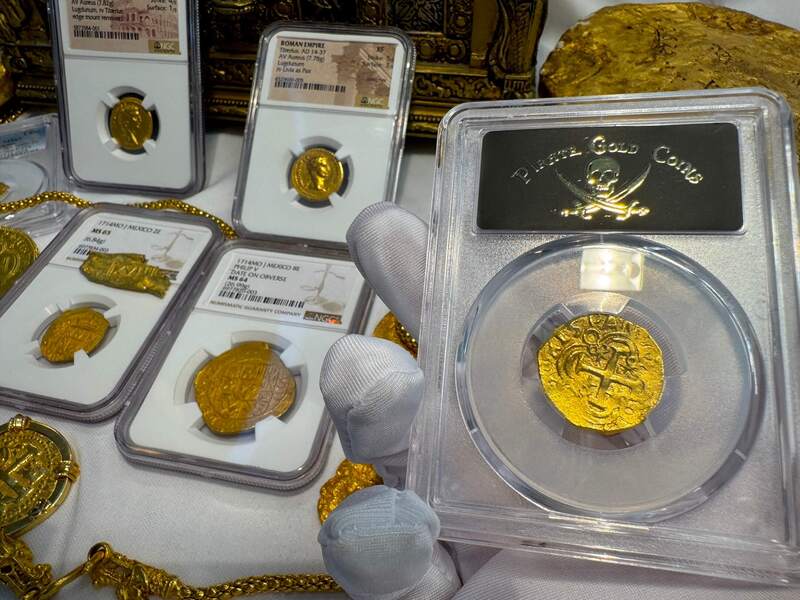 Colombia 2 Escudos 1701-14 PCGS 62 7